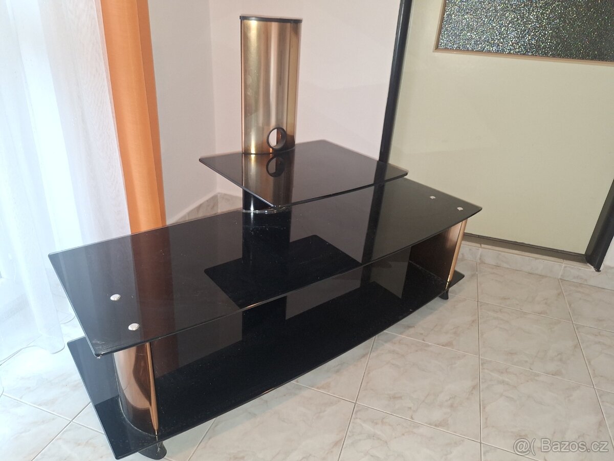 Televizní stolek - 3