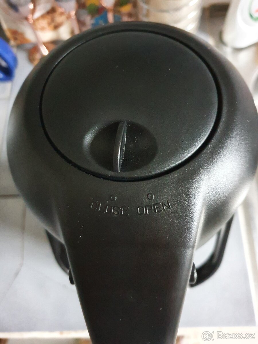 Nerezová termoska 2,2l s pumpou, nepoužitá - 3