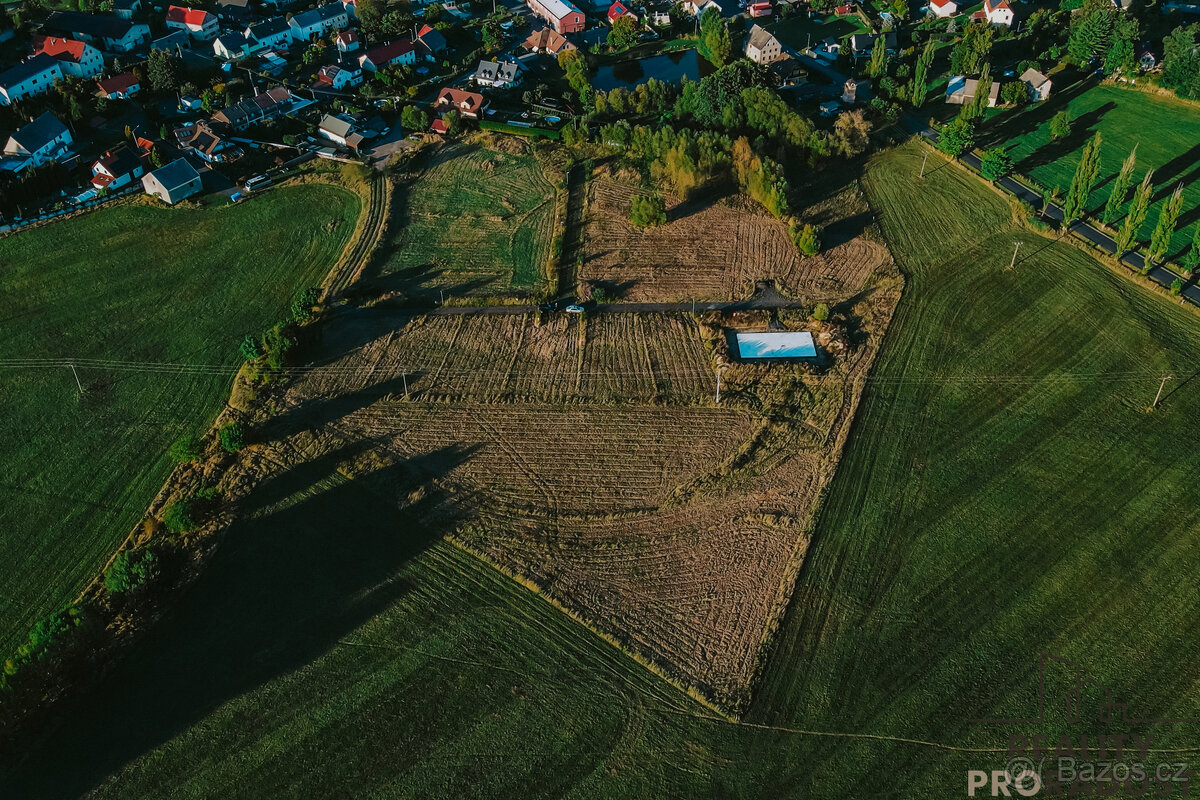 Prodej stavebního pozemku 22 407 m² Stanovice - 3