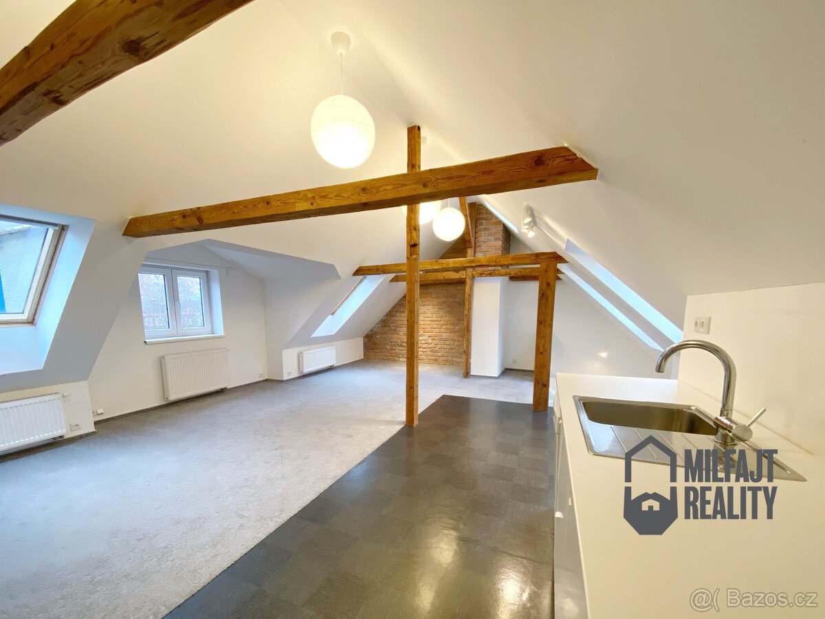 Pronájem mezonetového bytu 4+kk 90 m², Liberec - centrum - 3