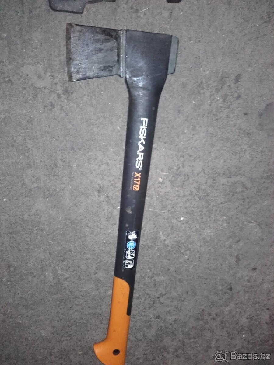 sekera fiskars X17 - 3