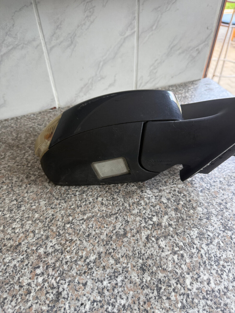 Ford Galaxy 014347 prava strana zrcadko cely od roku 2006 - 3