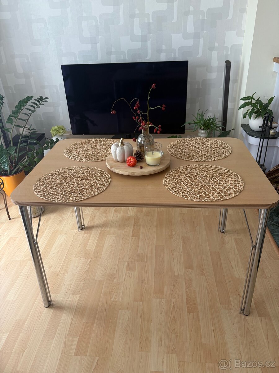 Jídelní stůl - 3