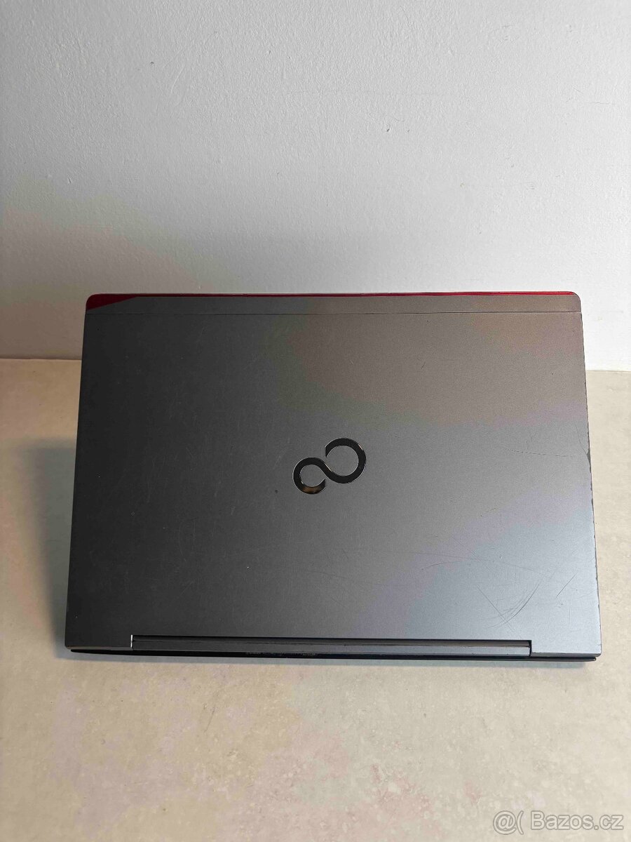Fujitsu Lifebook U745, dotykový displej - 3