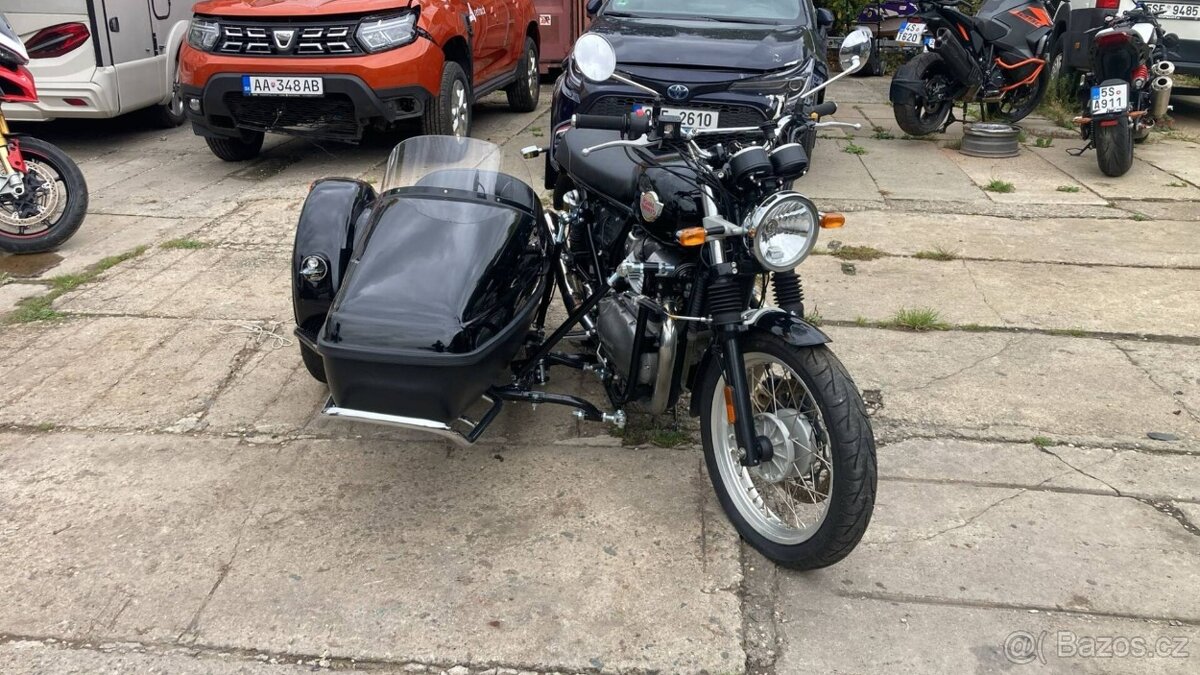 Royal Enfield Interceptor - 3