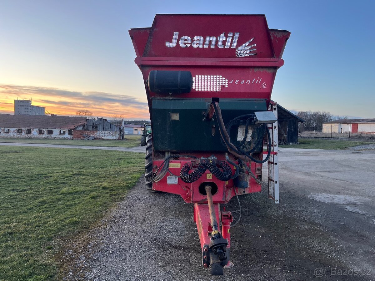 Rozmetadlo hnoje Jeantil - 3