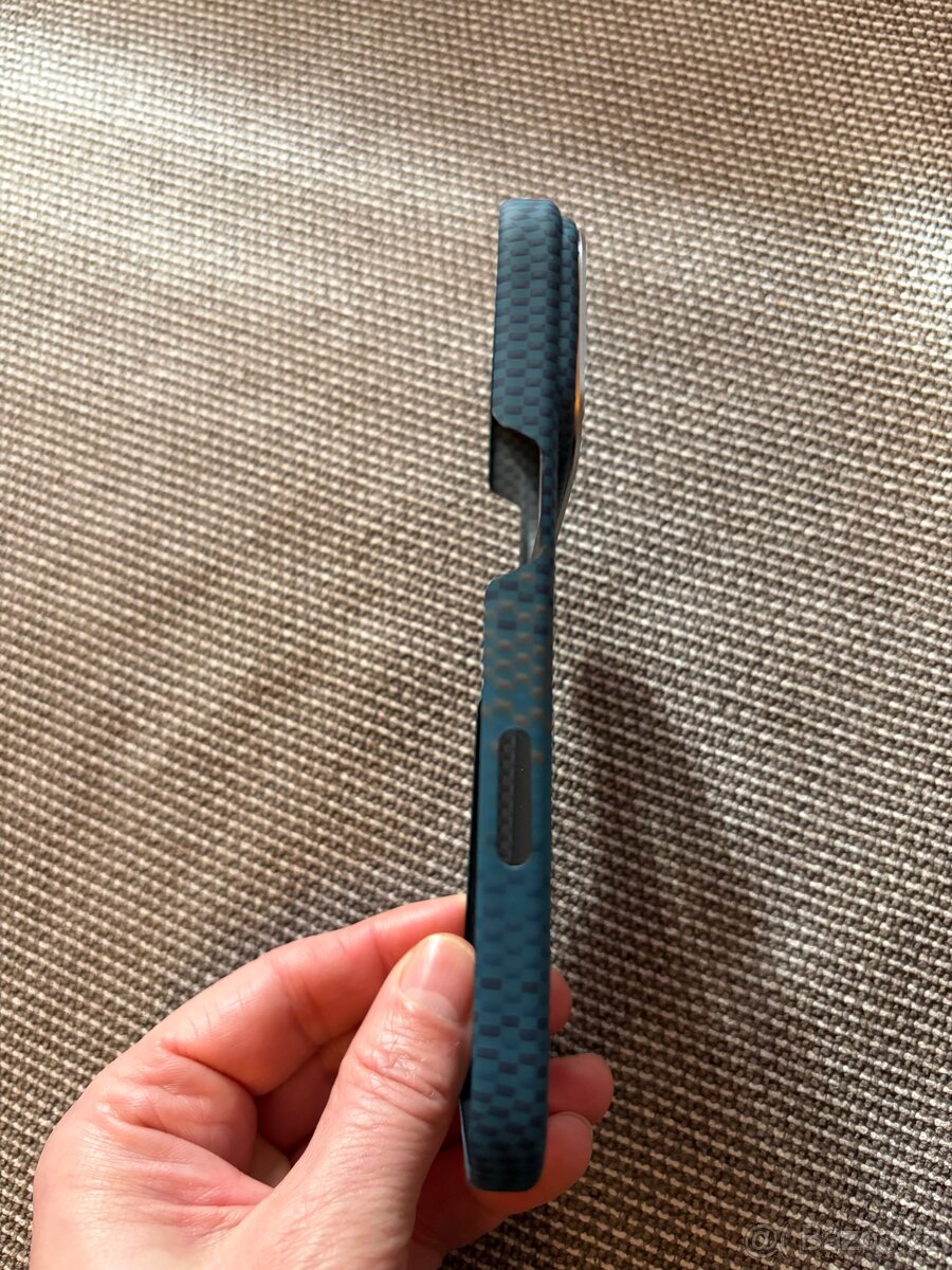 Prodám kryt na Apple iPhone 17 pro - 3