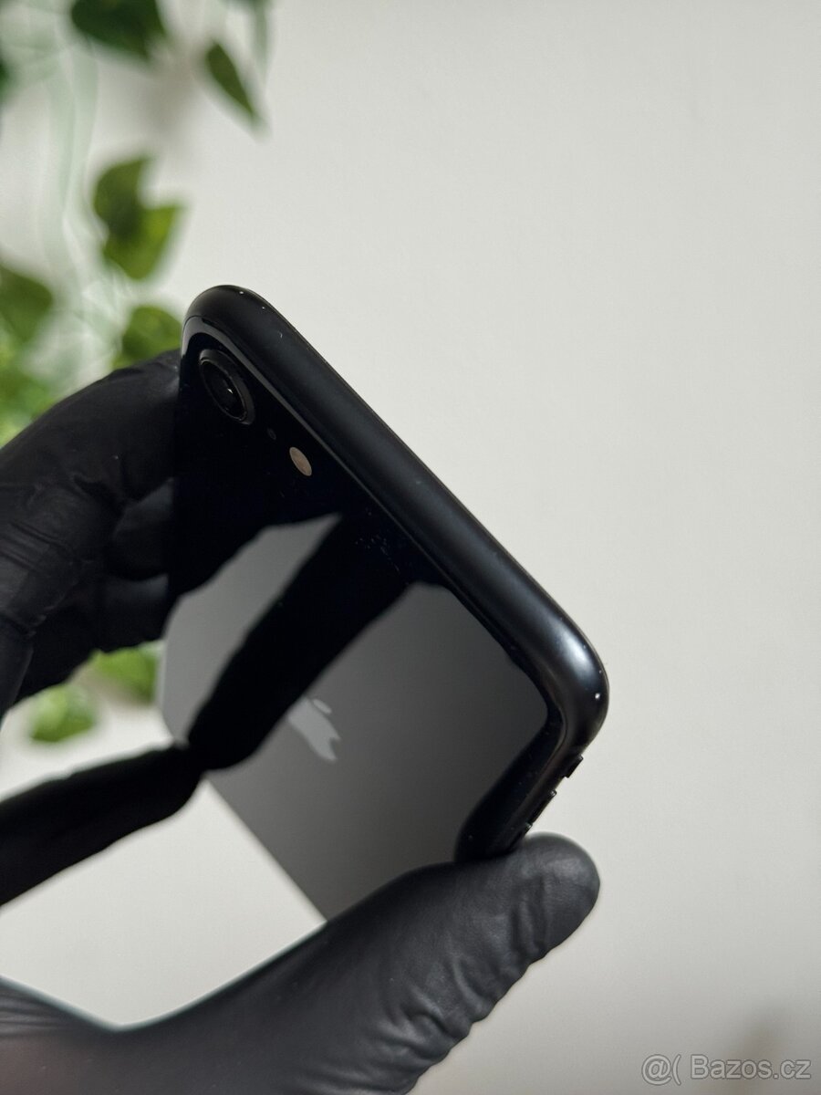 iPhone SE (2022) 64GB - 99% baterie, DPH - 3