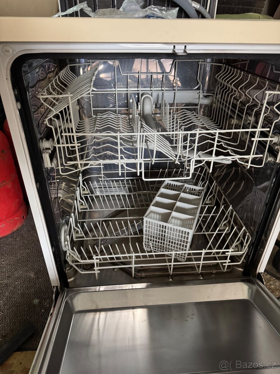 Myčka na nádobí zanussi - 3