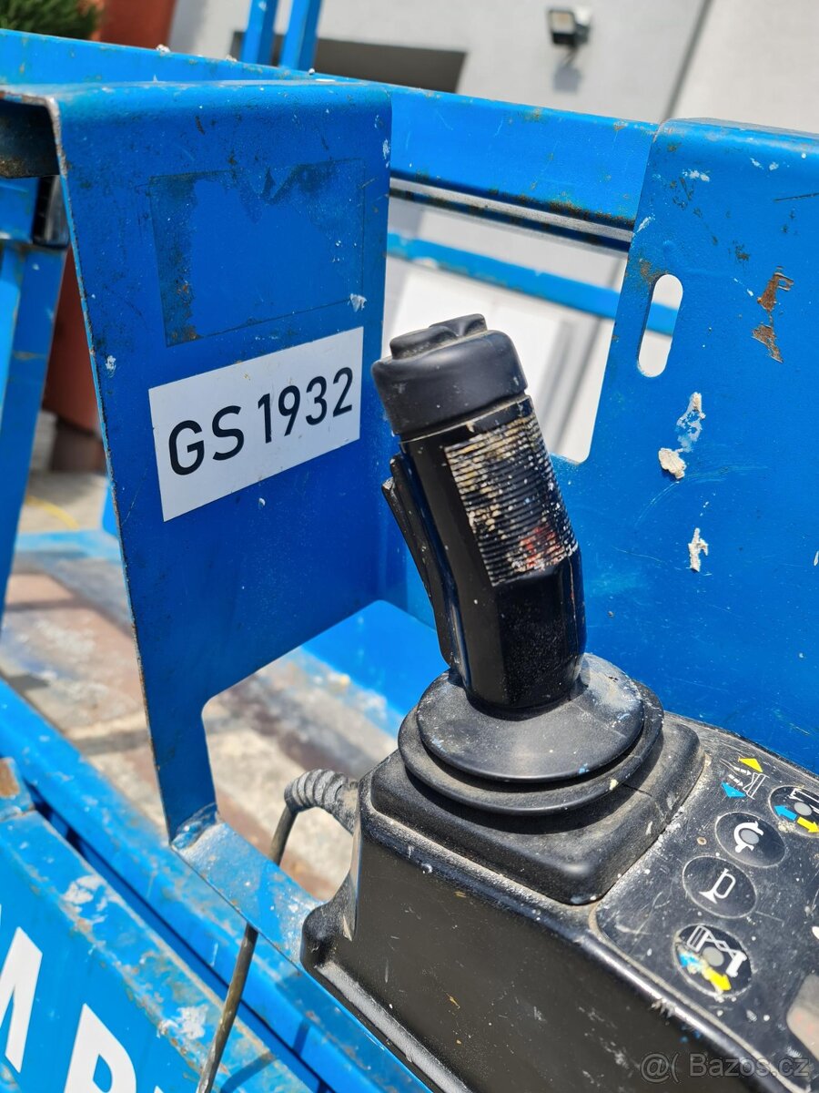 PRONÁJEM nůžkové plošiny GENIE GS-1932 - 3