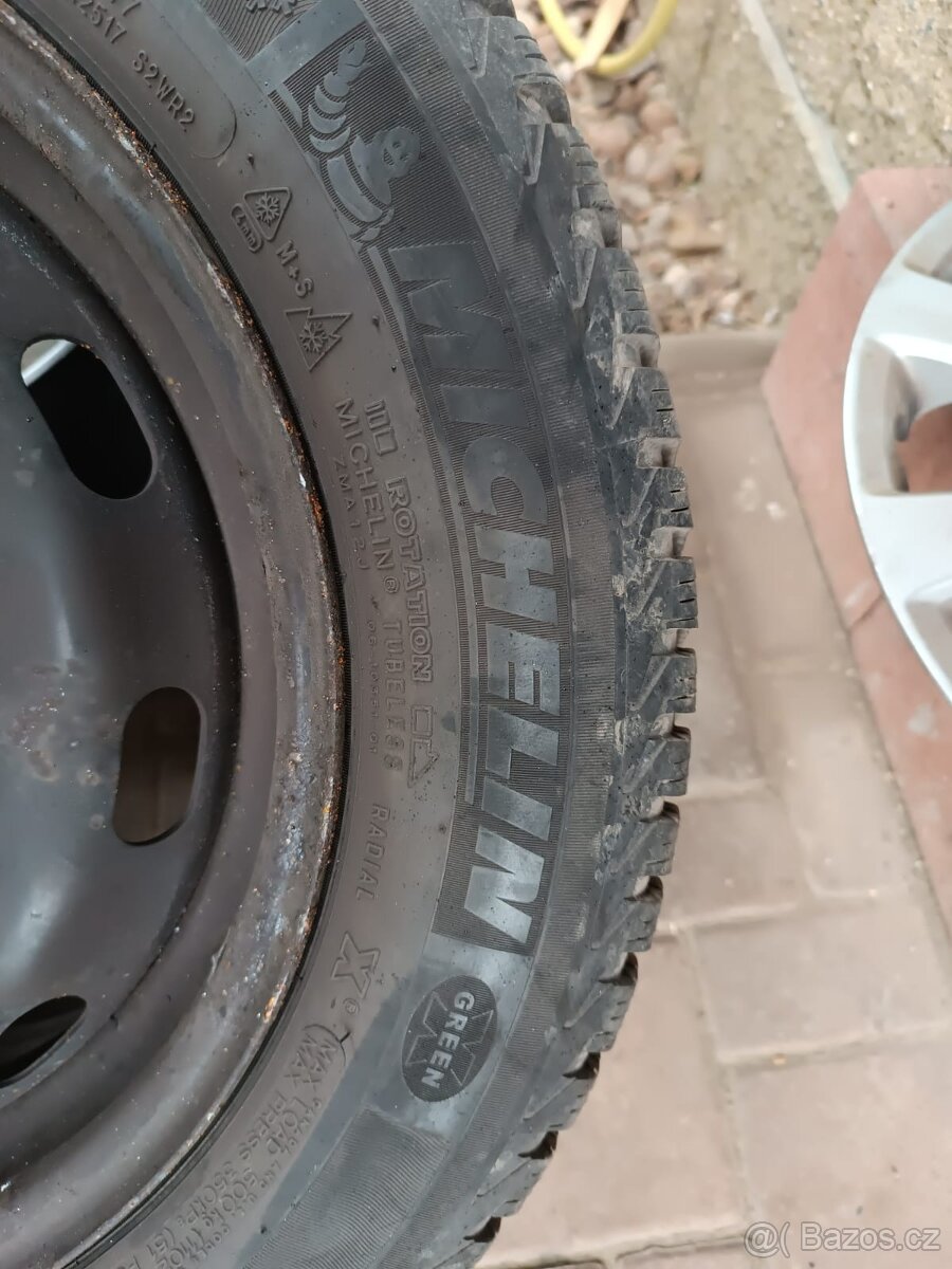 Prodám zimní kola s poklicema na Mini cooper 5,5 Jx15 H2 - 3