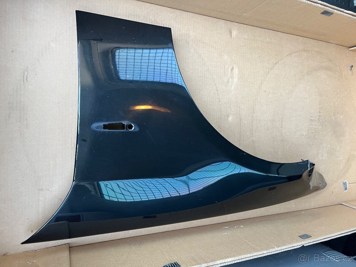 Poškozený levý přední blatník BMW e90 e91 - 3