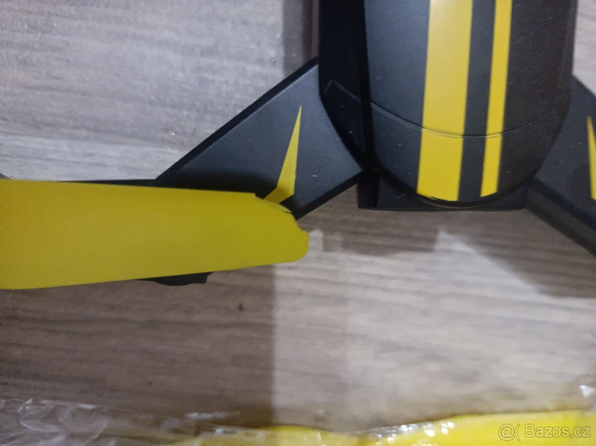 Dron na ovládání, ovladač na ruku, 2,4 GHz - 3