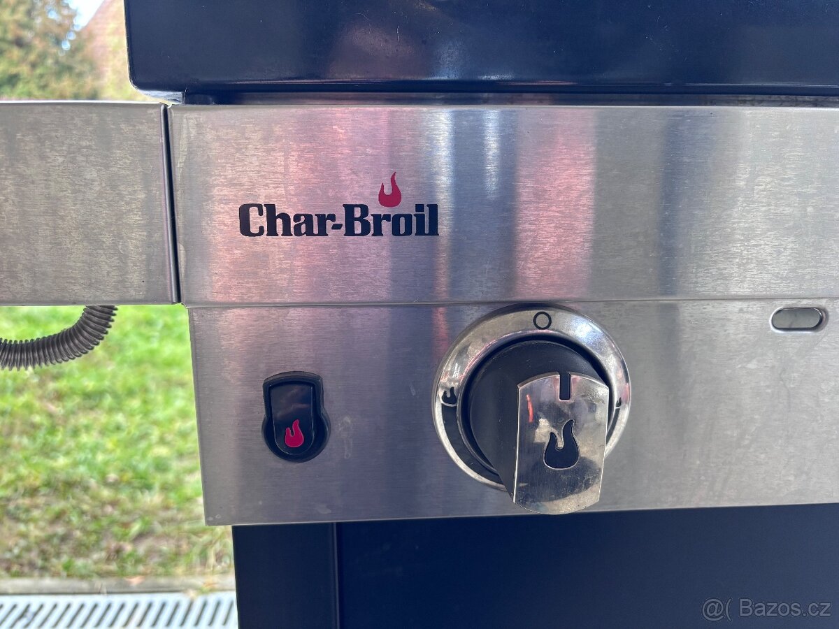 Plynovy gril + 2x plynova bomba + naradi - 3