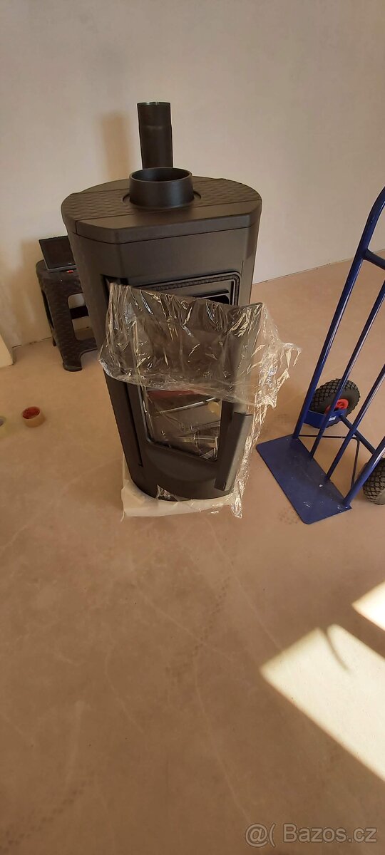 Prodám litinové krbové kamna TARA - 3