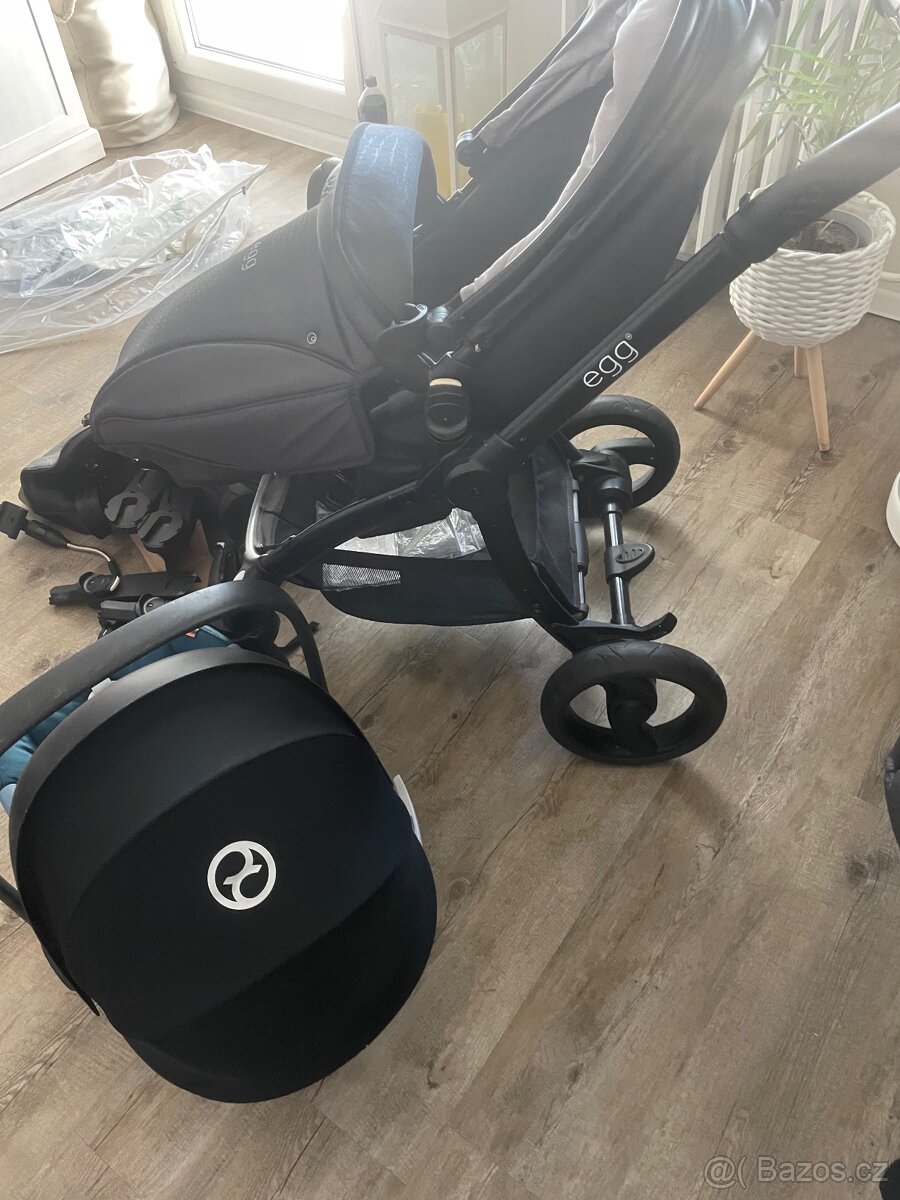 Kočárek Egg Jurassic Black - 3