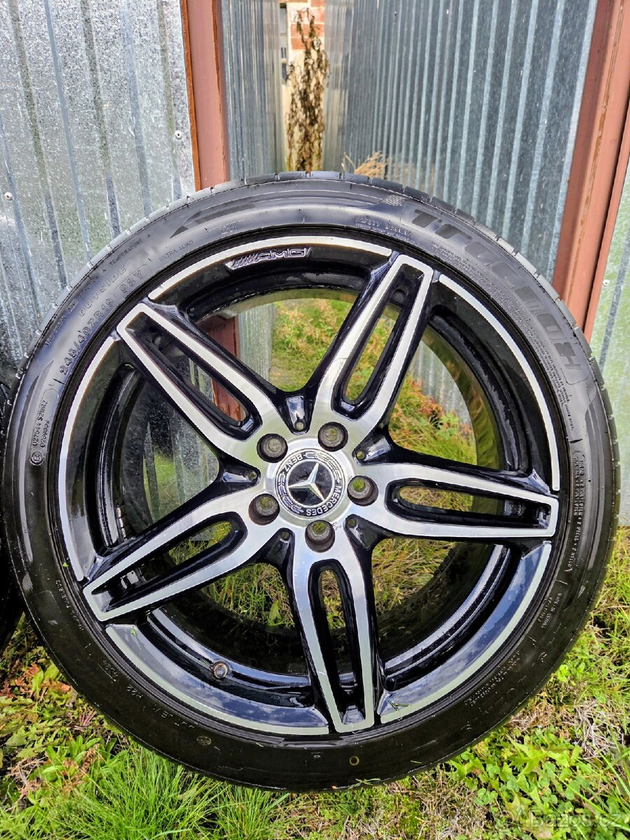 Mercedes AMG r19 dvourozmer - 3
