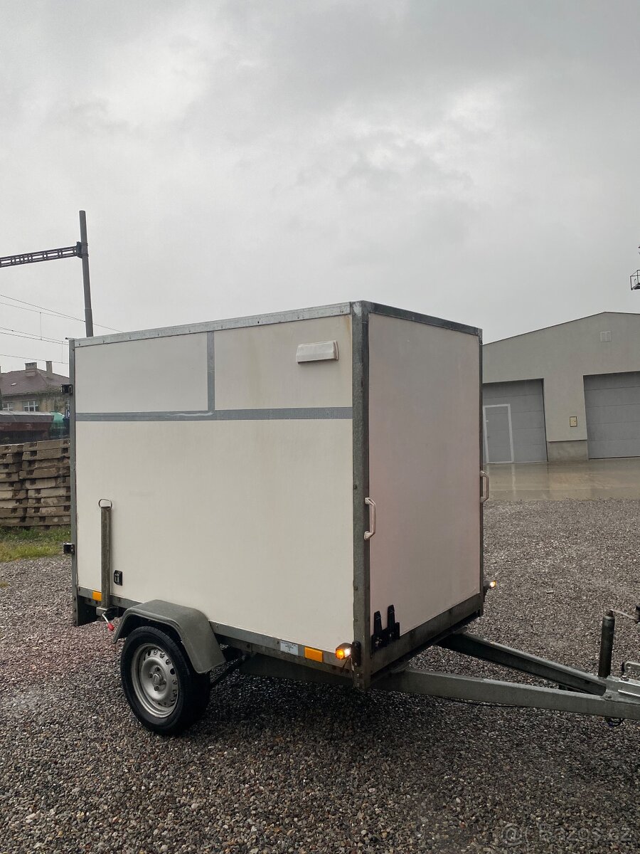 Pronájmu Skříňový přívěs 750 kg - 3