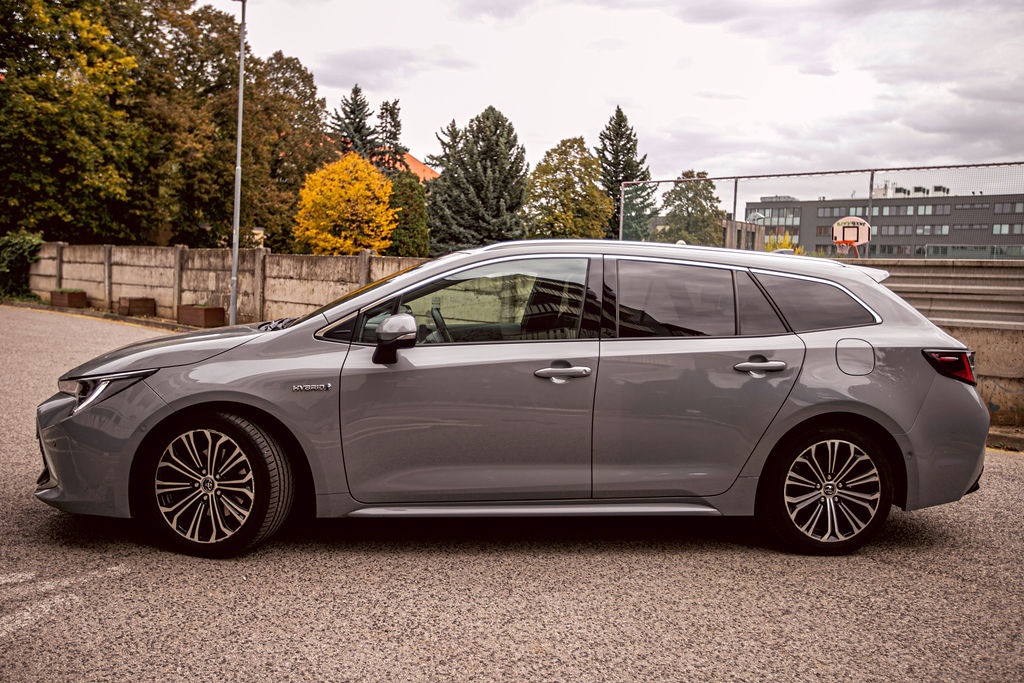 Toyota Corolla Combi TS 2.0 Hybrid GR Sport, DPH - 3