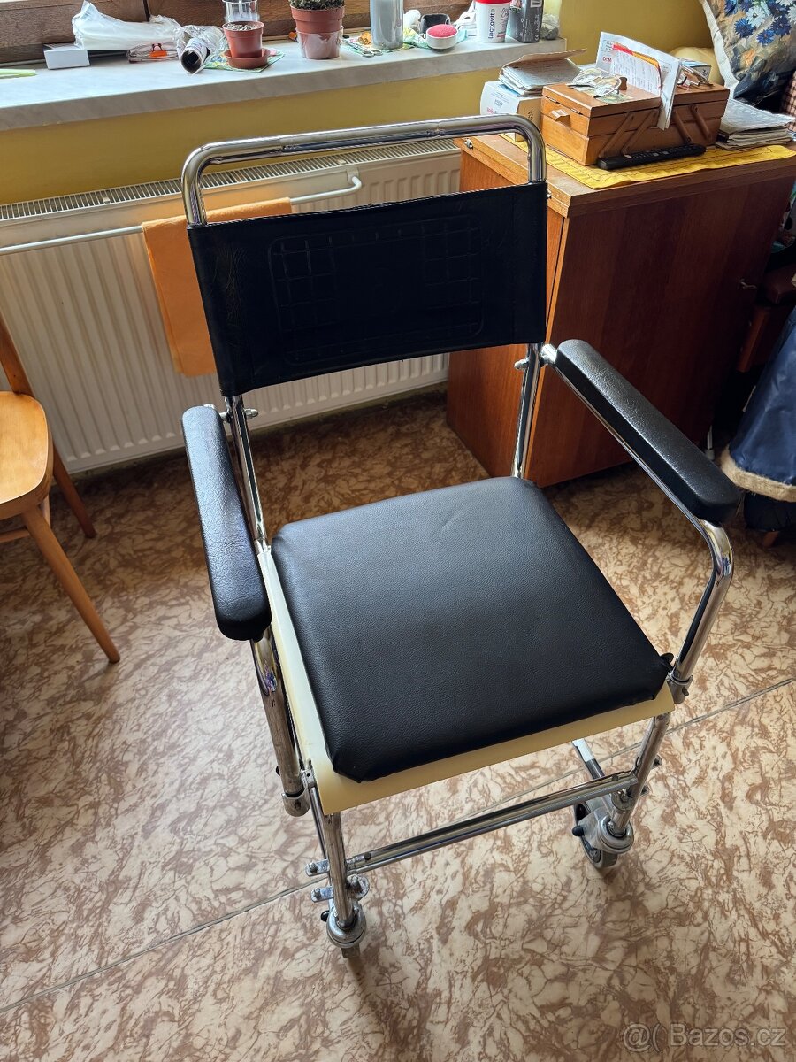 Toaletní křeslo - 3