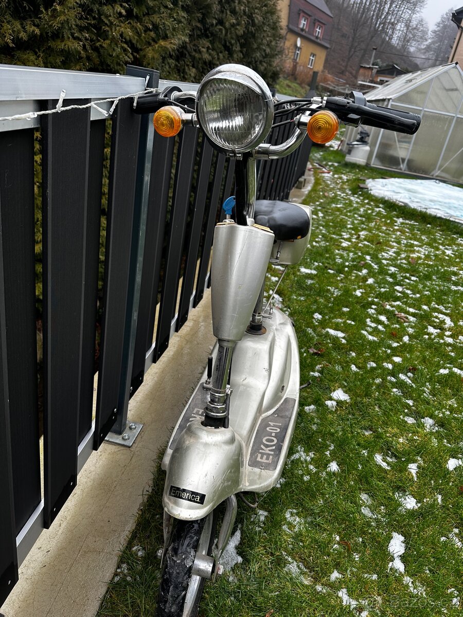 Prodám elektro skútr. - 3