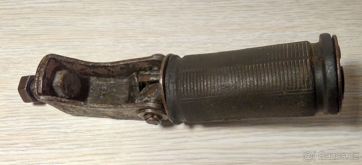 zadní stupačka na motoveterána - JAWA Pérák - 3