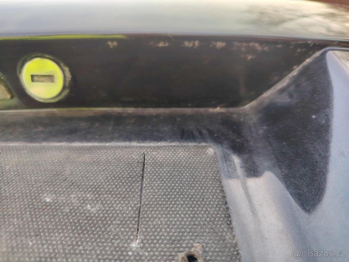 prodám víko kufru na Škodu Superb 1 ,černá 9910 - 3