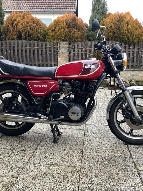 YAMAHA 1T5 - 3