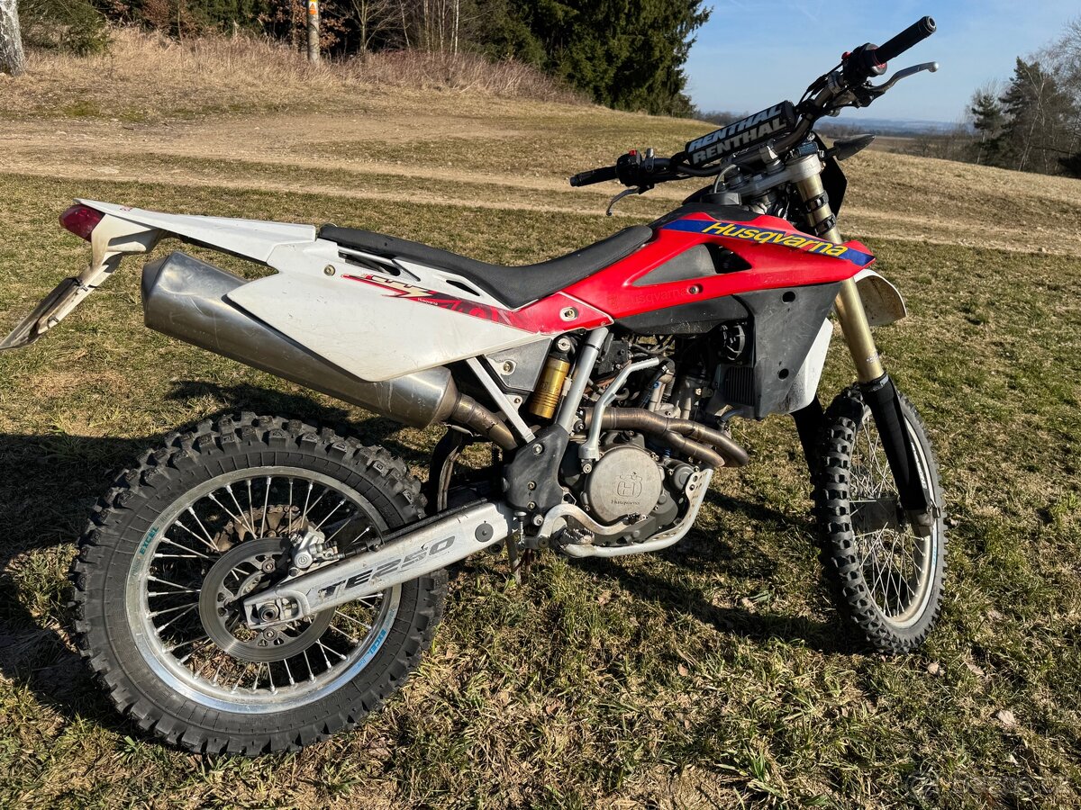 Husqvarna TE 250 - 3