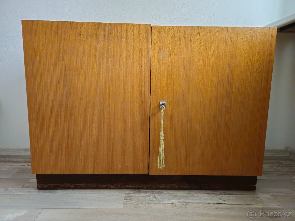 Dřevěná skříňka - 3