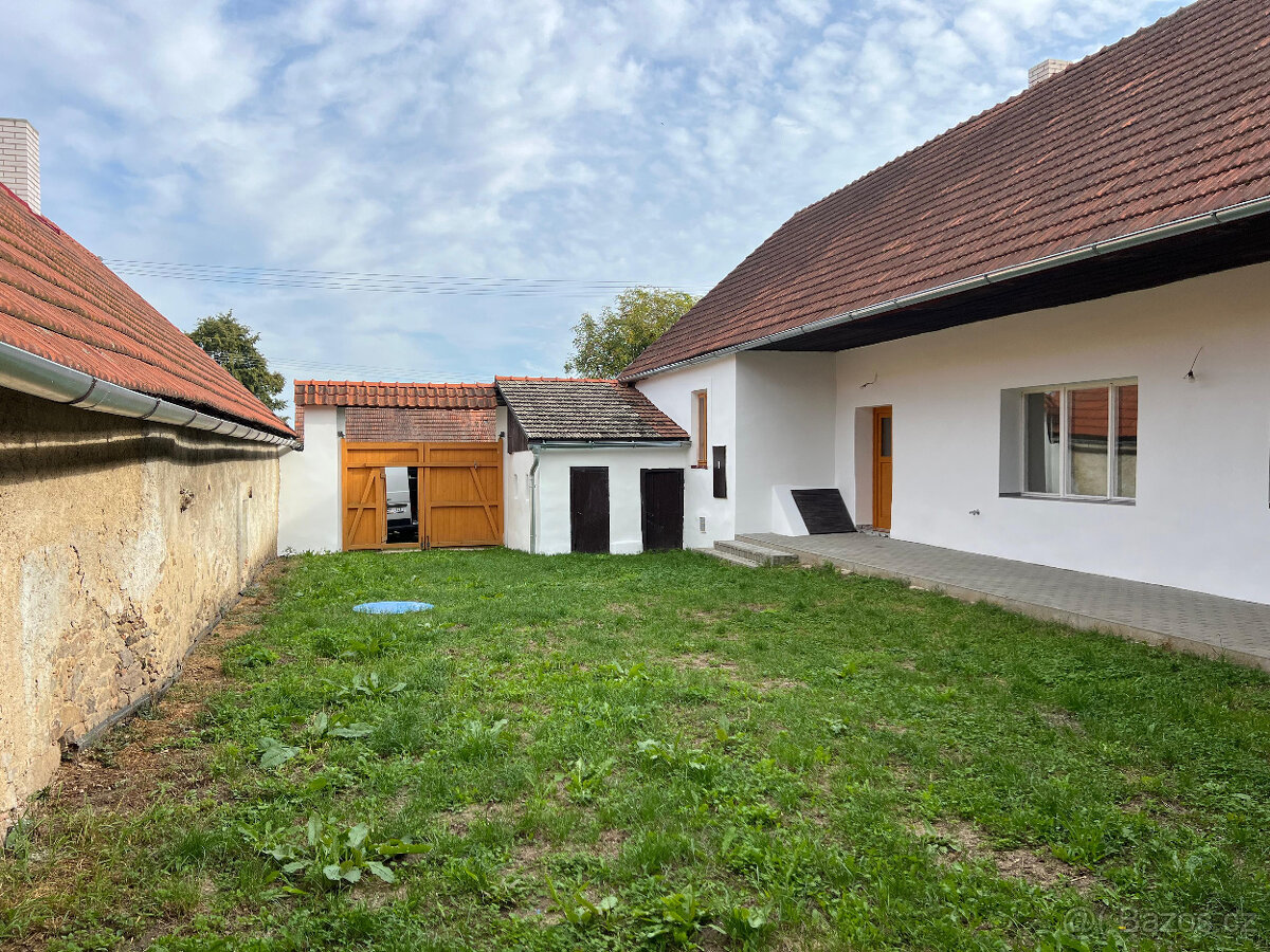 Prodám zrekonstruovanou chalupu 90km od Prahy - 3