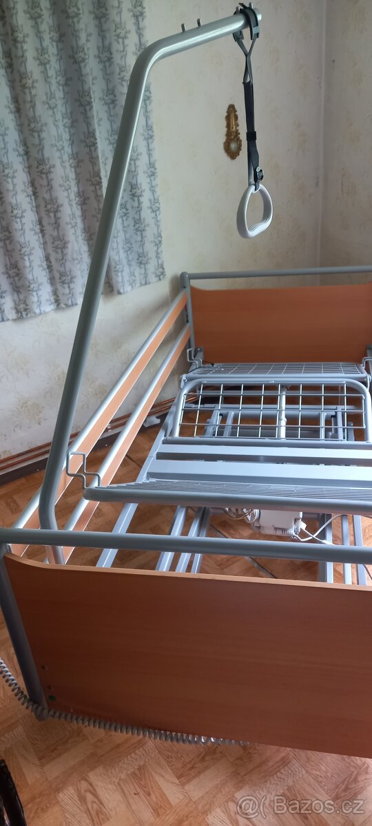 Polohovací elektrická postel - 3