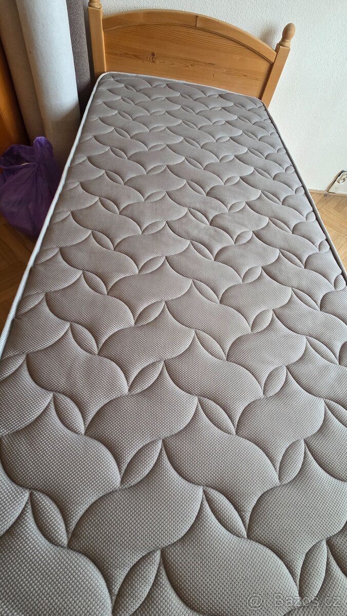 Pprodám dřevěnou postel - 3