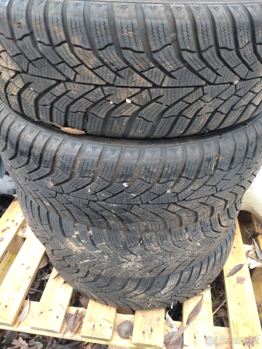 Kumho ❄️ 195/65 R15 - 3