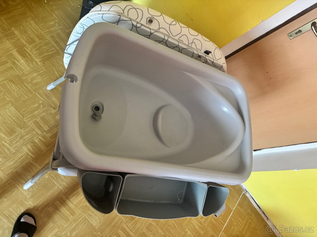 Přebalovací pult a vanička Chicco - 3
