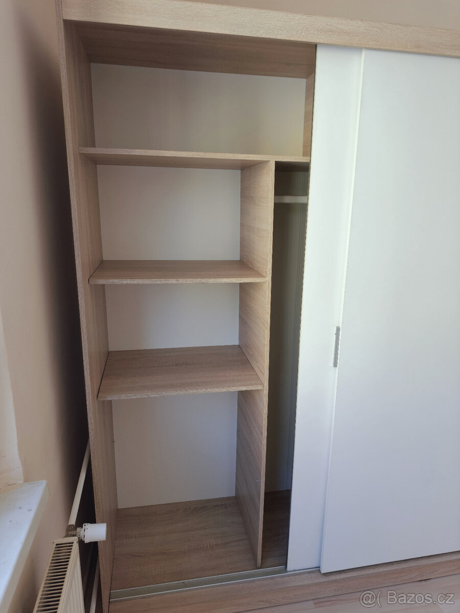 Skříň šatní - 3
