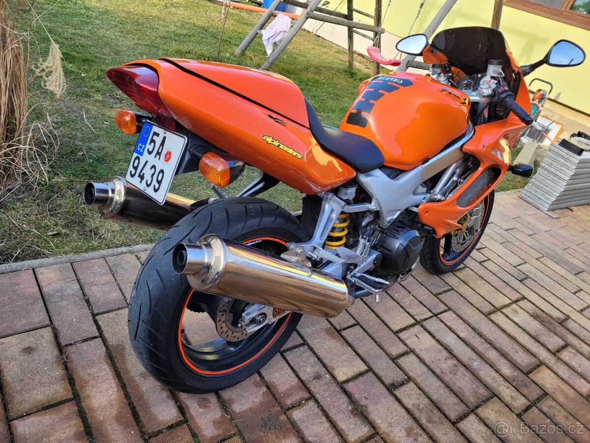 Honda VTR1000 Firestorm - 3