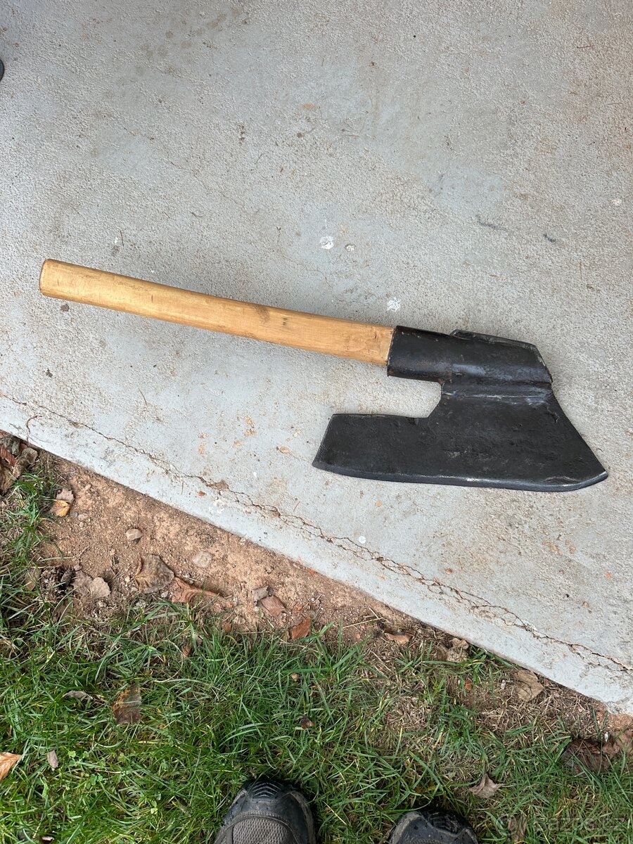 Stará kovaná tesařská širočina. - 3