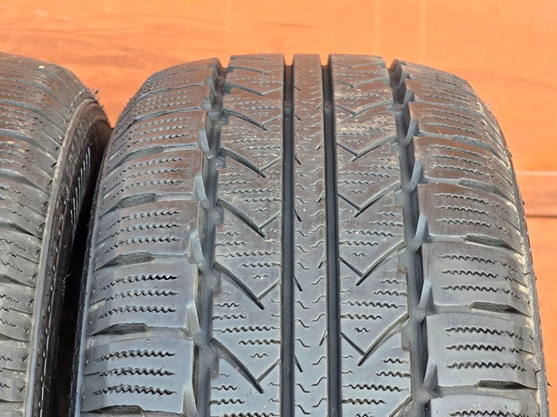 Zimní Barum 195/70/15C - 3