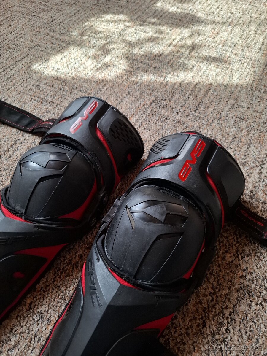 Kolenní chrániče EVS epic - 3