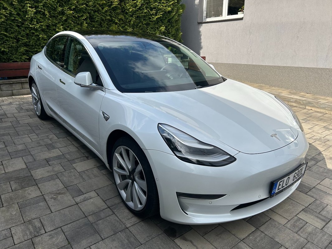 Tesla Model 3 LR 4x4 2019 - PRODÁNO - 3