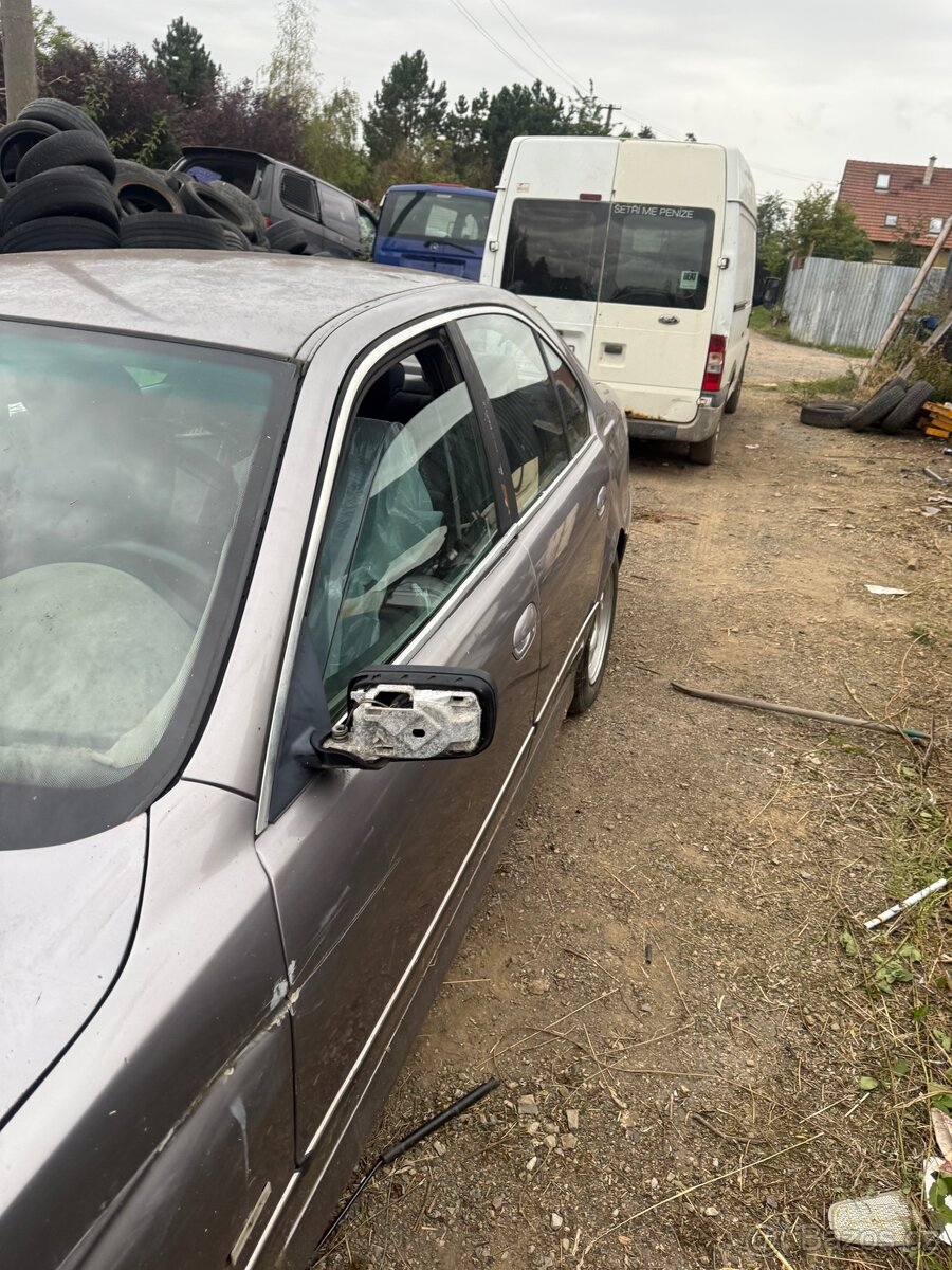Prodám BMW E39 na díly - 3
