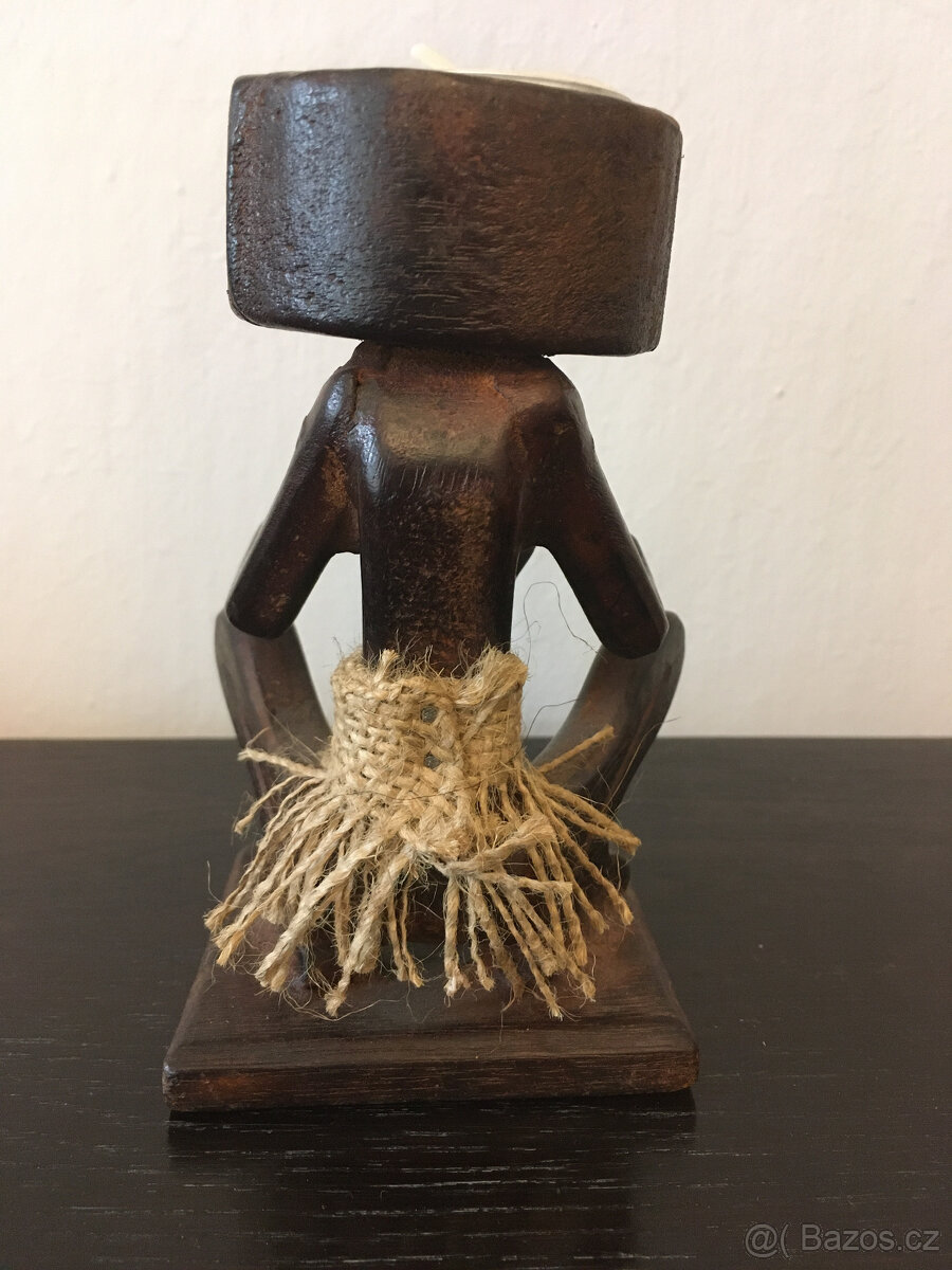 Dřevěný vyřezávaný domorodec - svícen - 3