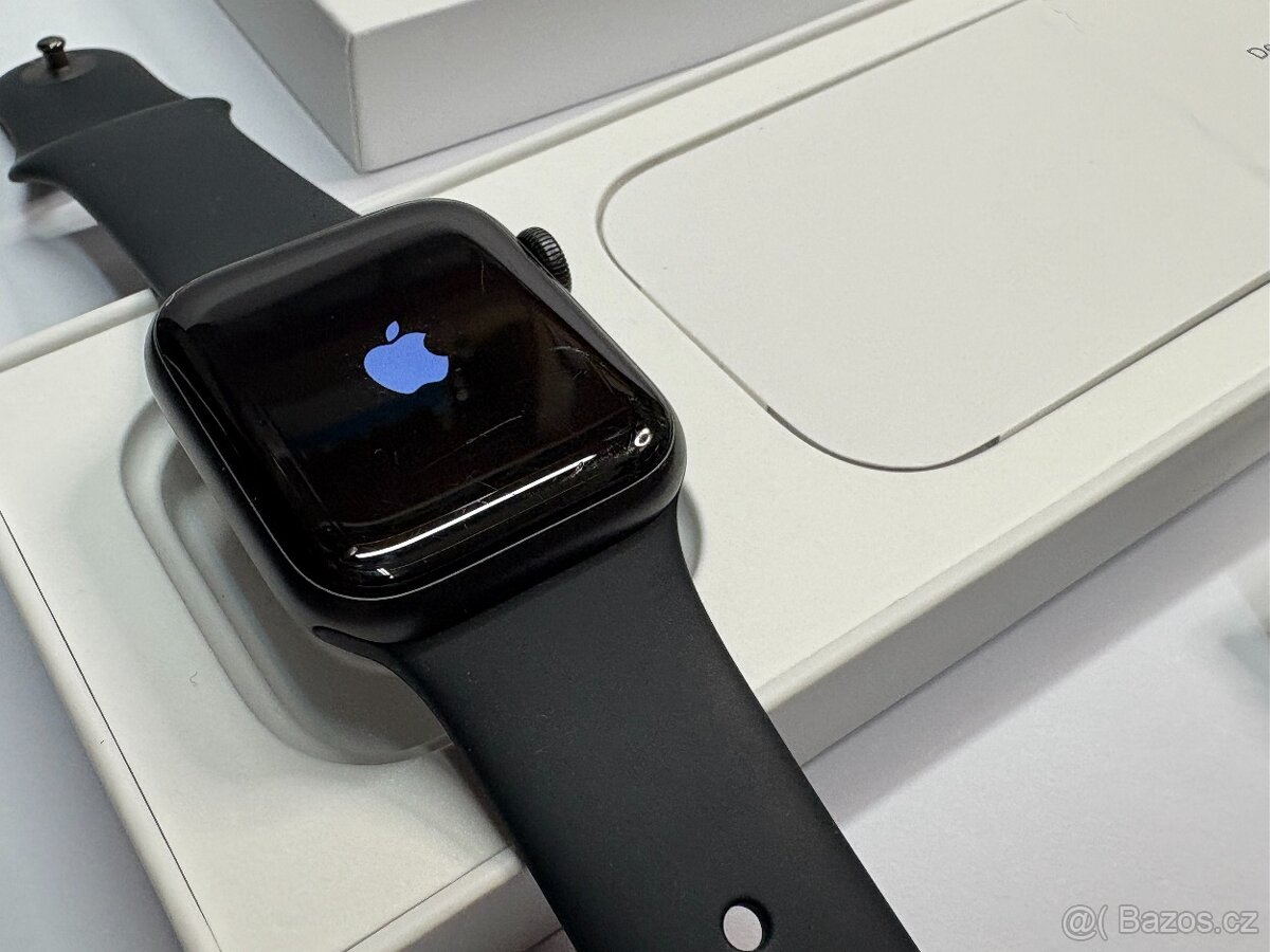 Apple Watch SE (1.gen), 40mm - 3
