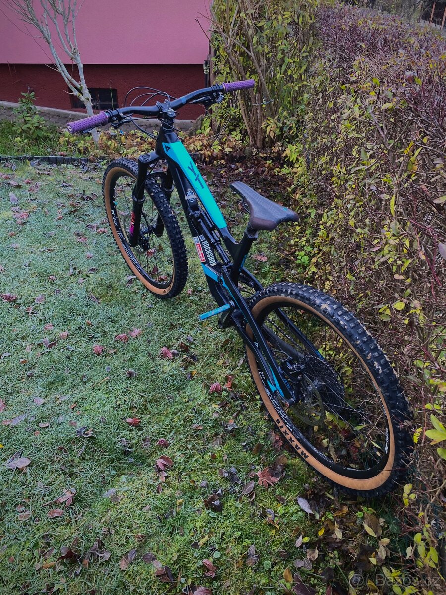 Yt industries capra - 3