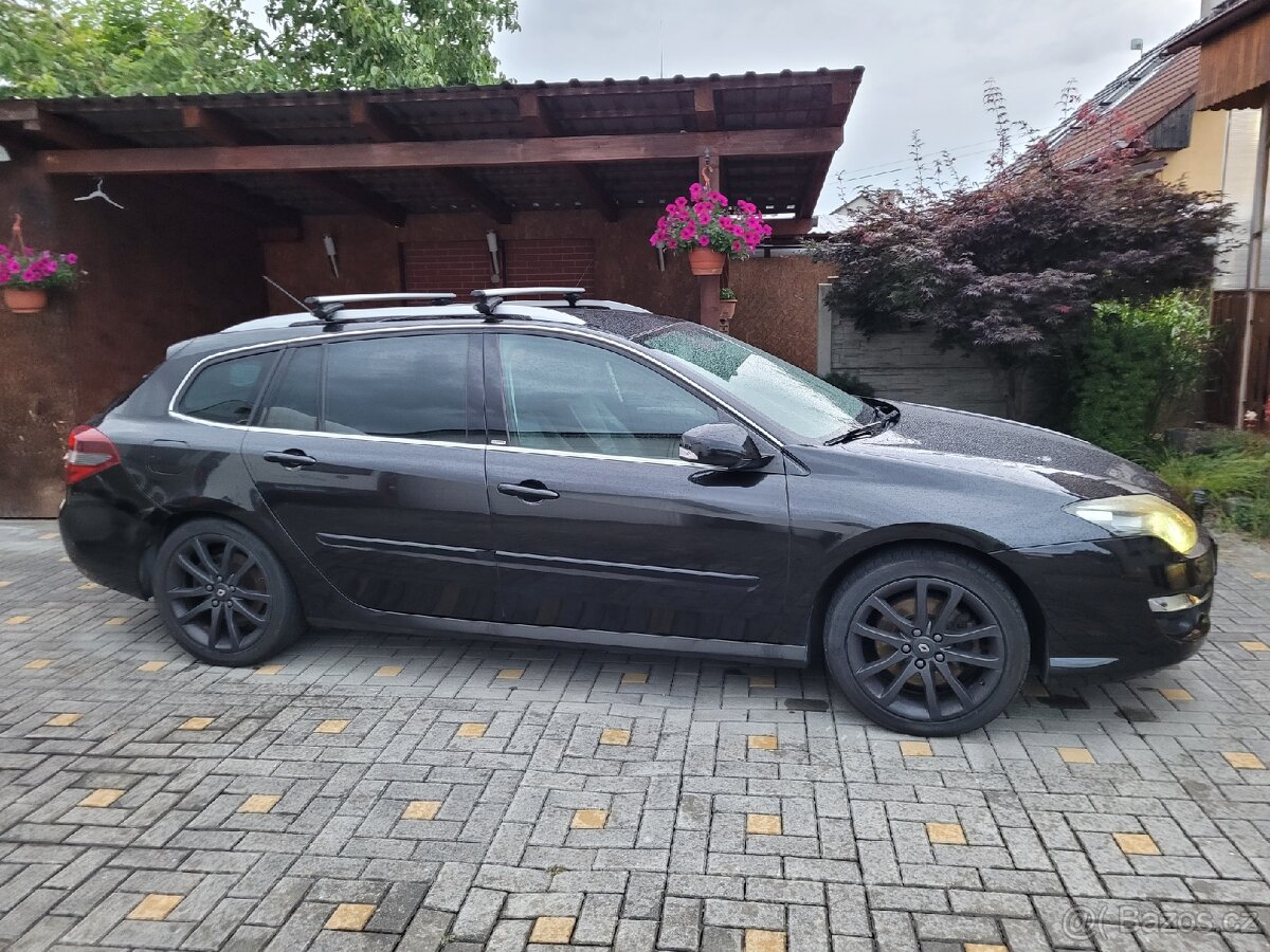 Renault Laguna III 2.0dCi 131kW 4Control - 3