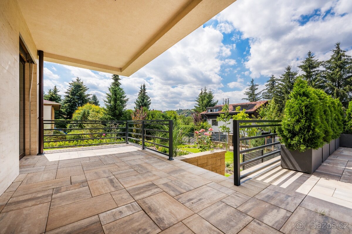 Prodej luxusní vily v Troji - 3