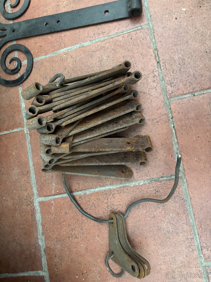 Staré kování,panty, - 3