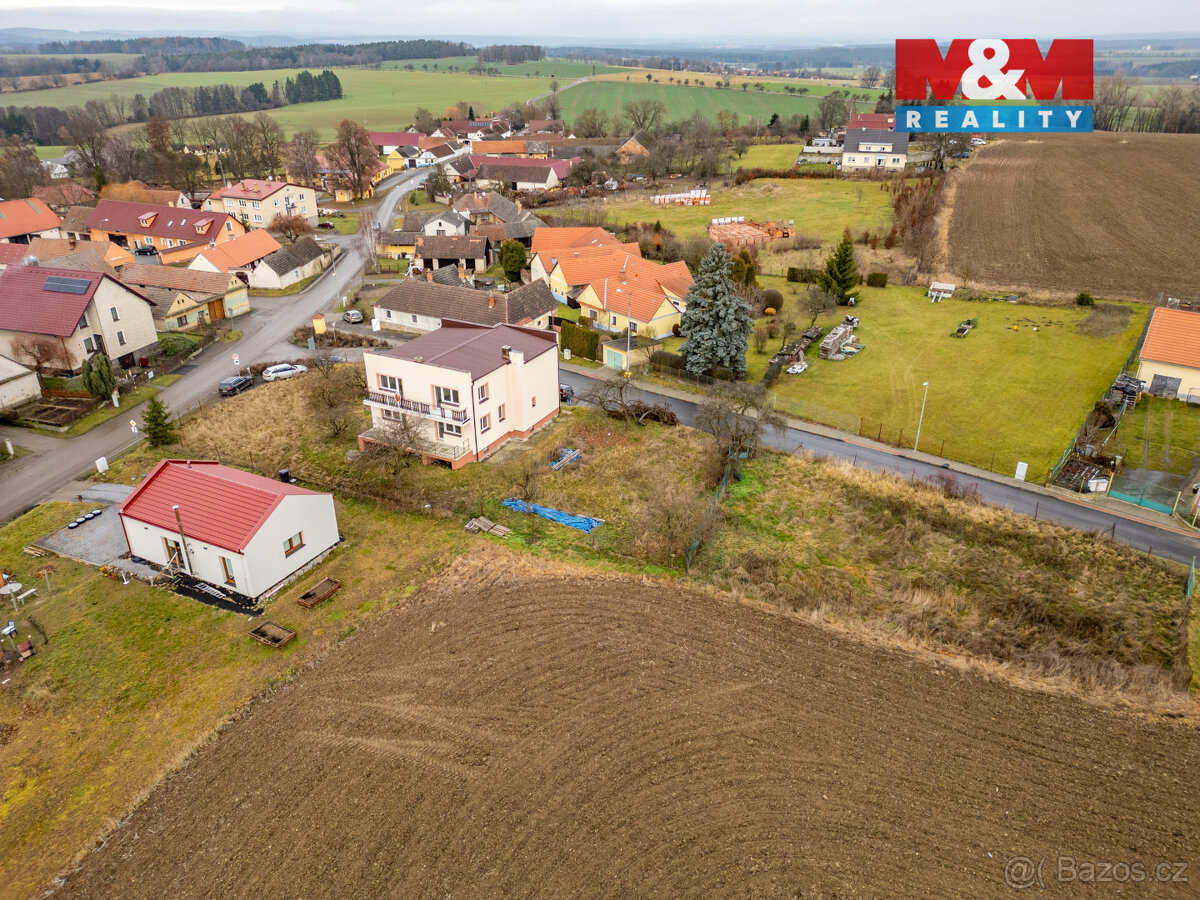 Prodej pozemku k bydlení, 870 m², Dobšice - 3
