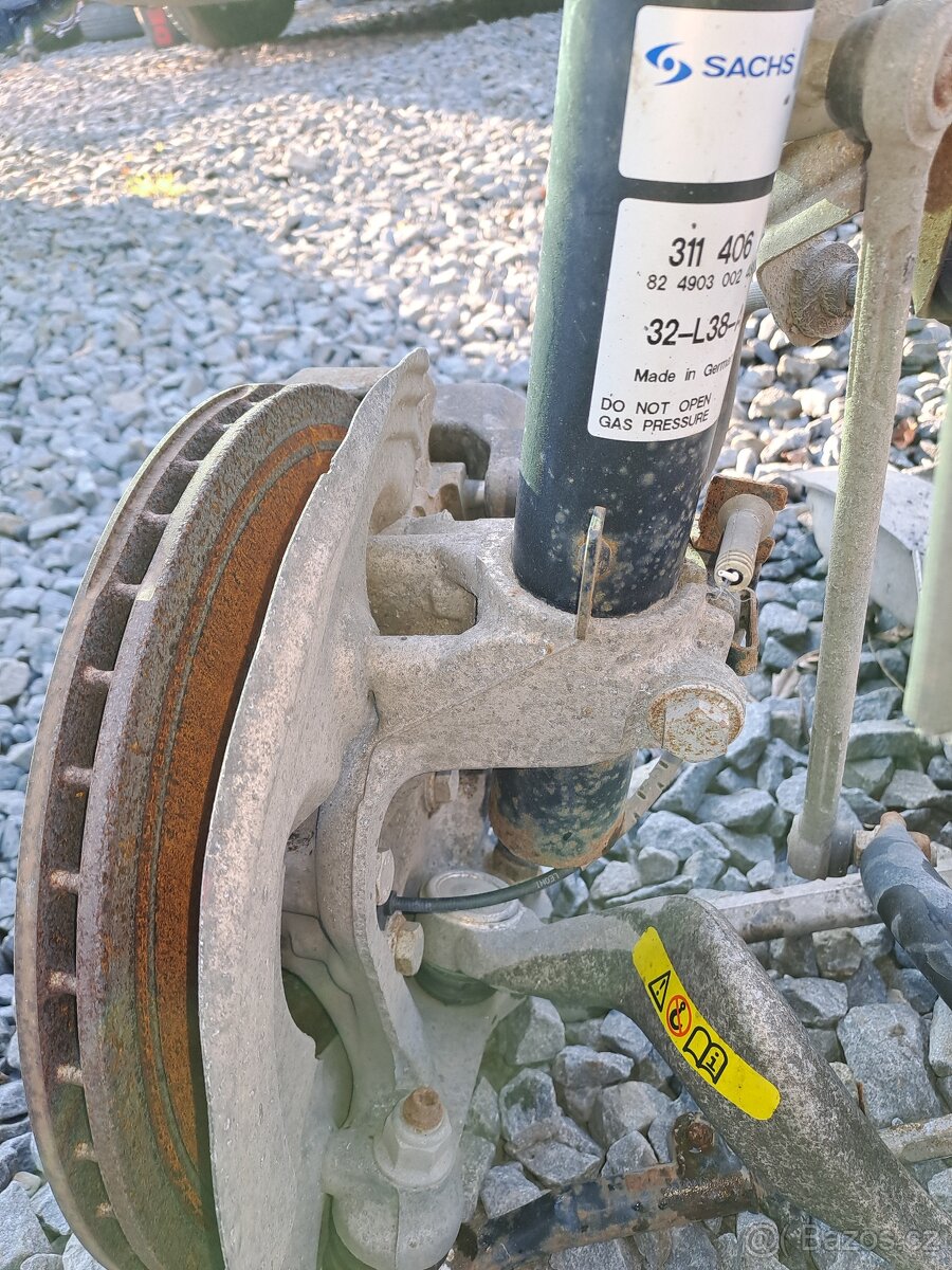 E90 e91. Napravnice ramena napravy brzdice TLUMIČE tehlice - 3